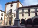 Oviedo(81)-Plaza de Feijóo-Escultura de Fray Benito Jerónimo Feijóo